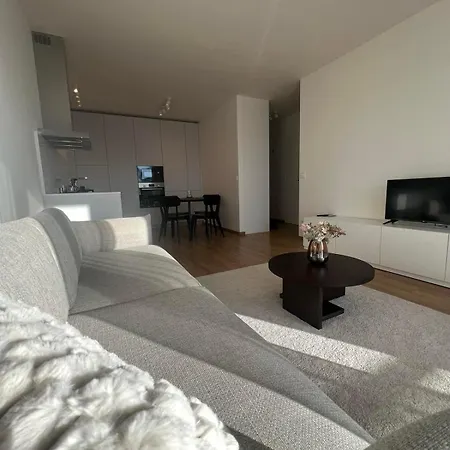 Iman With Privat Garage Parking Free, 5 Minute Walk To The Center Апартаменты *