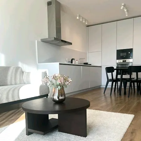 Apartment Iman With Privat Garage Parking Free, 5 Minute Walk To The Center *