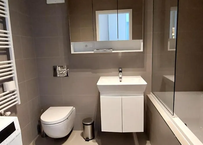 Iman With Privat Garage Parking Free, 5 Minute Walk To The Center Apartman Kassa