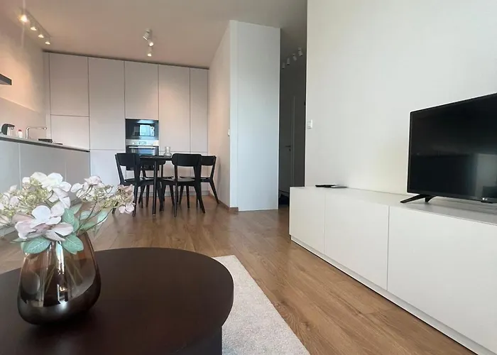 Iman With Privat Garage Parking Free, 5 Minute Walk To The Center Apartman