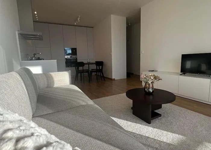 Iman With Privat Garage Parking Free, 5 Minute Walk To The Center Apartman *