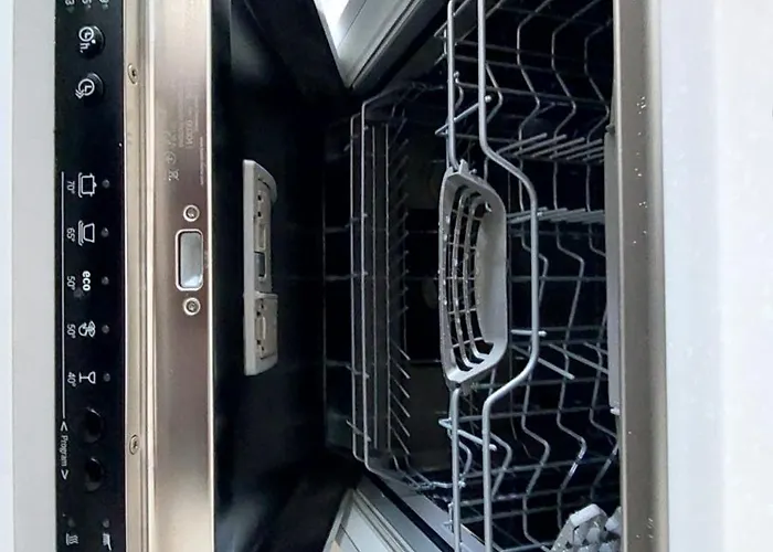 Iman With Privat Garage Parking Free, 5 Minute Walk To The Center *